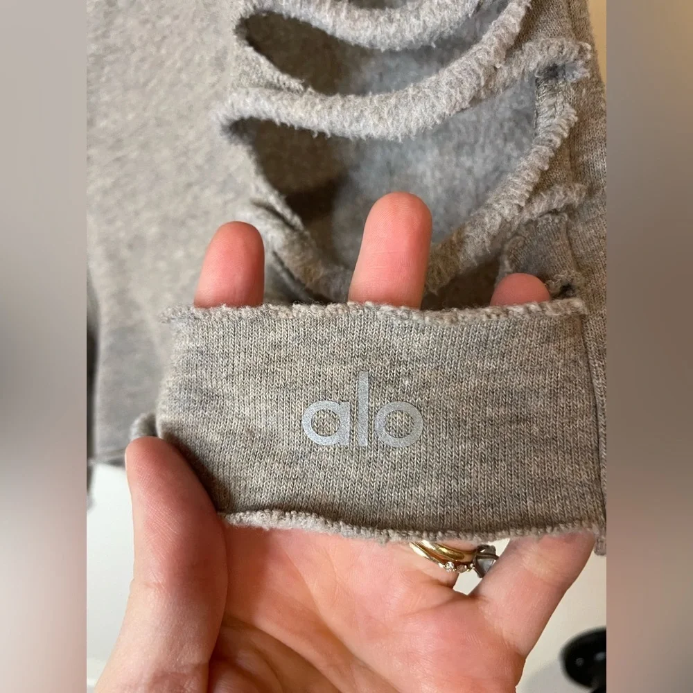 Alo Yoga Gray Distressed Sweat Shorts Athleisure Luxe Size XS
